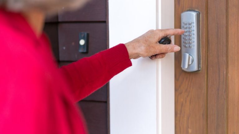 The Kwikset 909 Smartcode – Best Deadbolt I’ve Got So Far